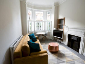 Pass the Keys PER7 FM Nice 1 Bed Ground Floor Flat near Cessnock Subway